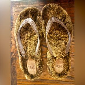 UGG Women's Brown Fuzzy Flip Flops